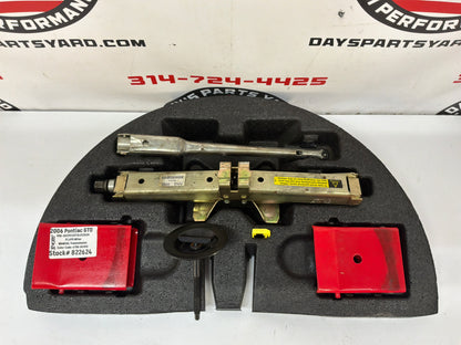 2006 Pontiac GTO Emergency Spare Tire Jack Tool Kit OEM