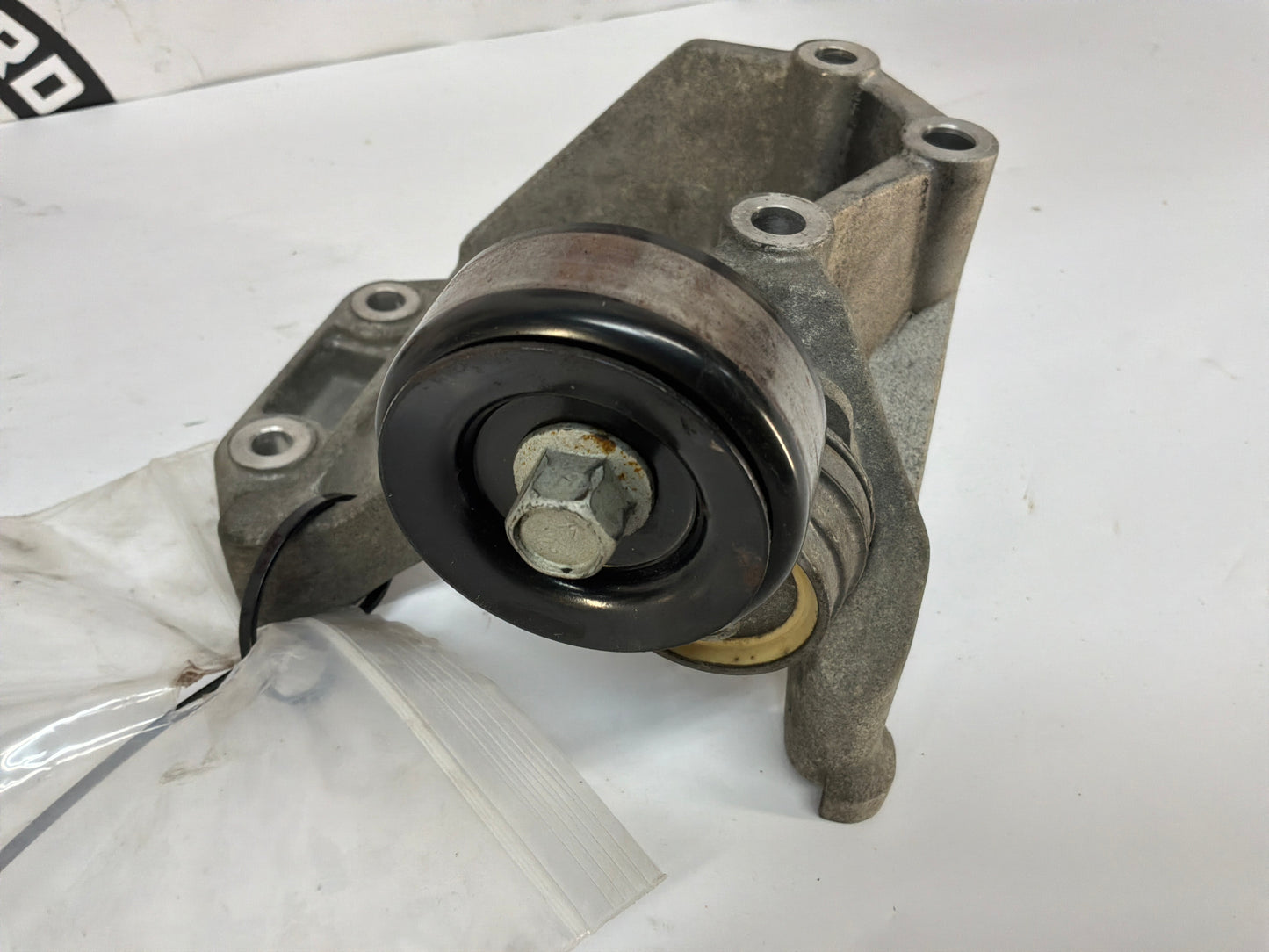 2008 Pontiac G8 GT AC A/C Air Conditioner Compressor Bracket w/ Hardware