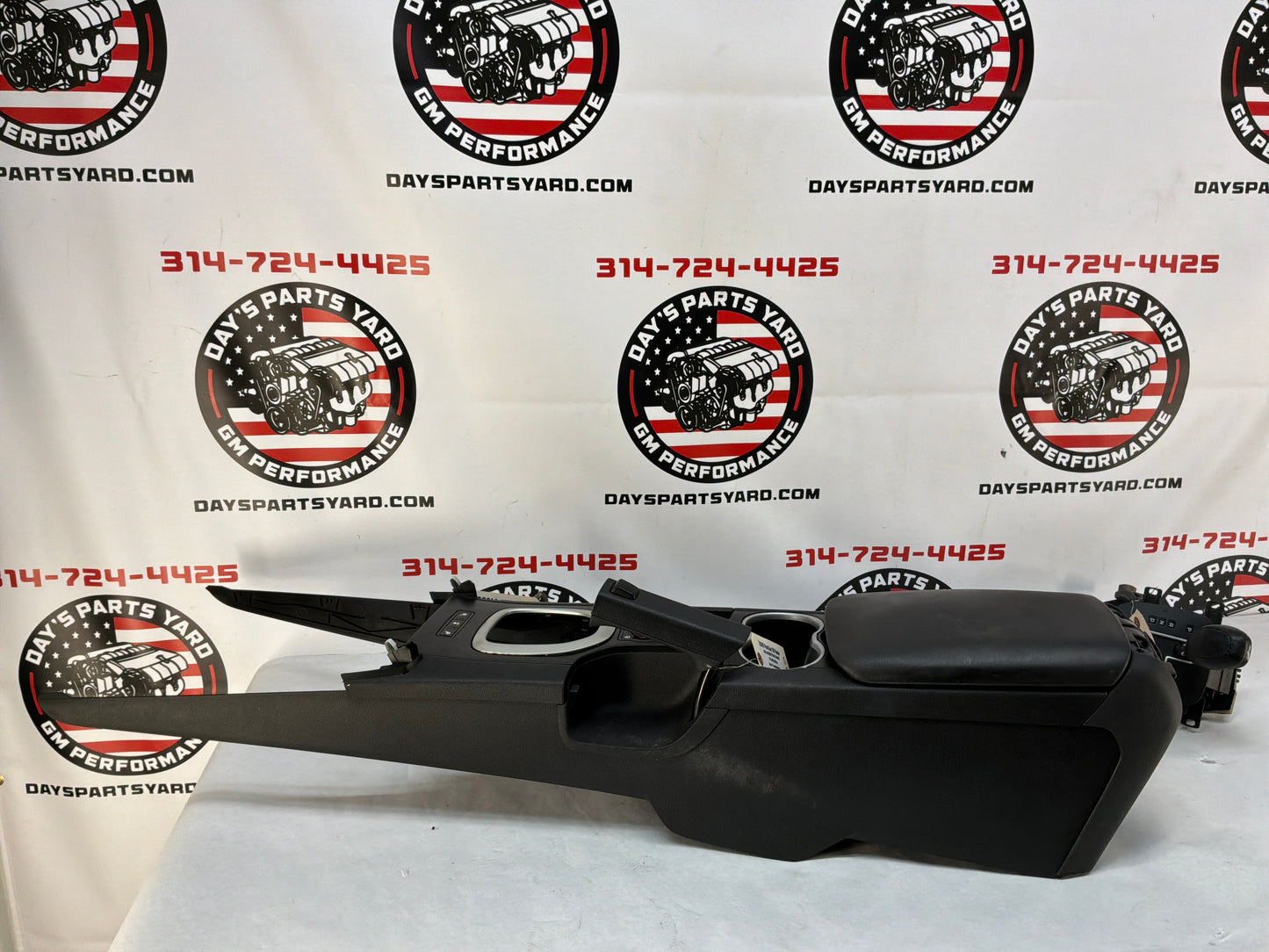 2008 Pontiac G8 Base Center Console Armrest w/ Automatic Shifter OEM