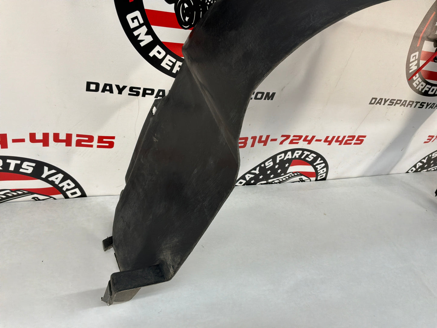 2005 Pontiac GTO RH Passenger Front Fender Wheel House Well Liner OEM