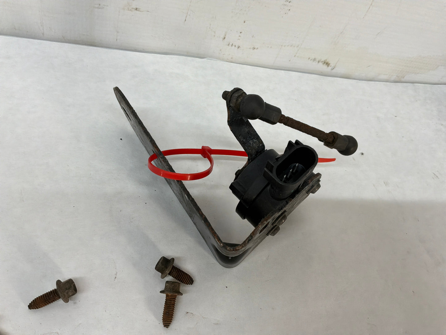 2017 Chevy SS Sedan RH & LH Rear Head Lamp Ride Height Suspension Sensor Set OEM