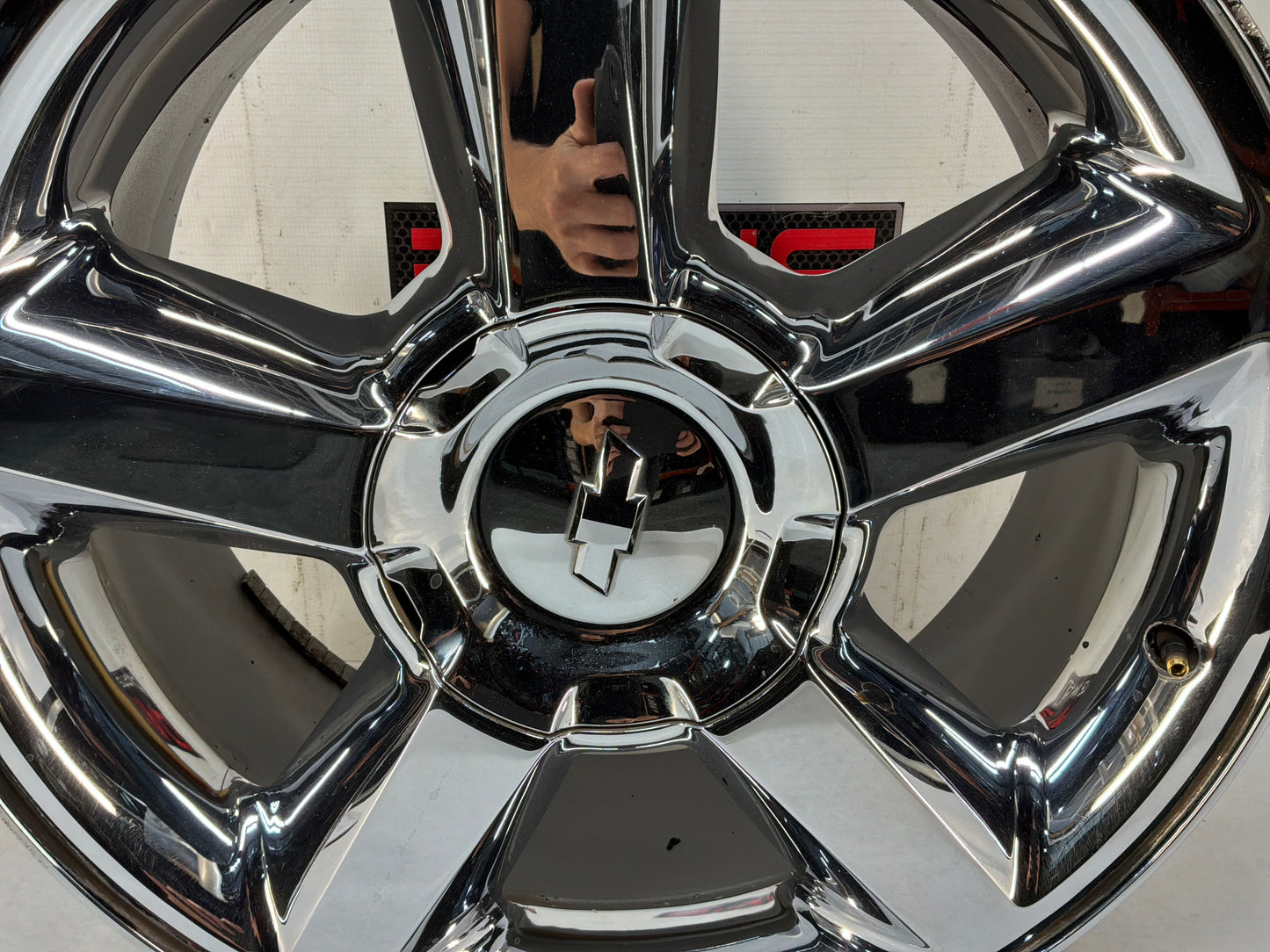 2012 Chevy Avalanche Wheel 20X8.5 Covered Lug Nuts Tapered 5 Spoke Chrome OEM