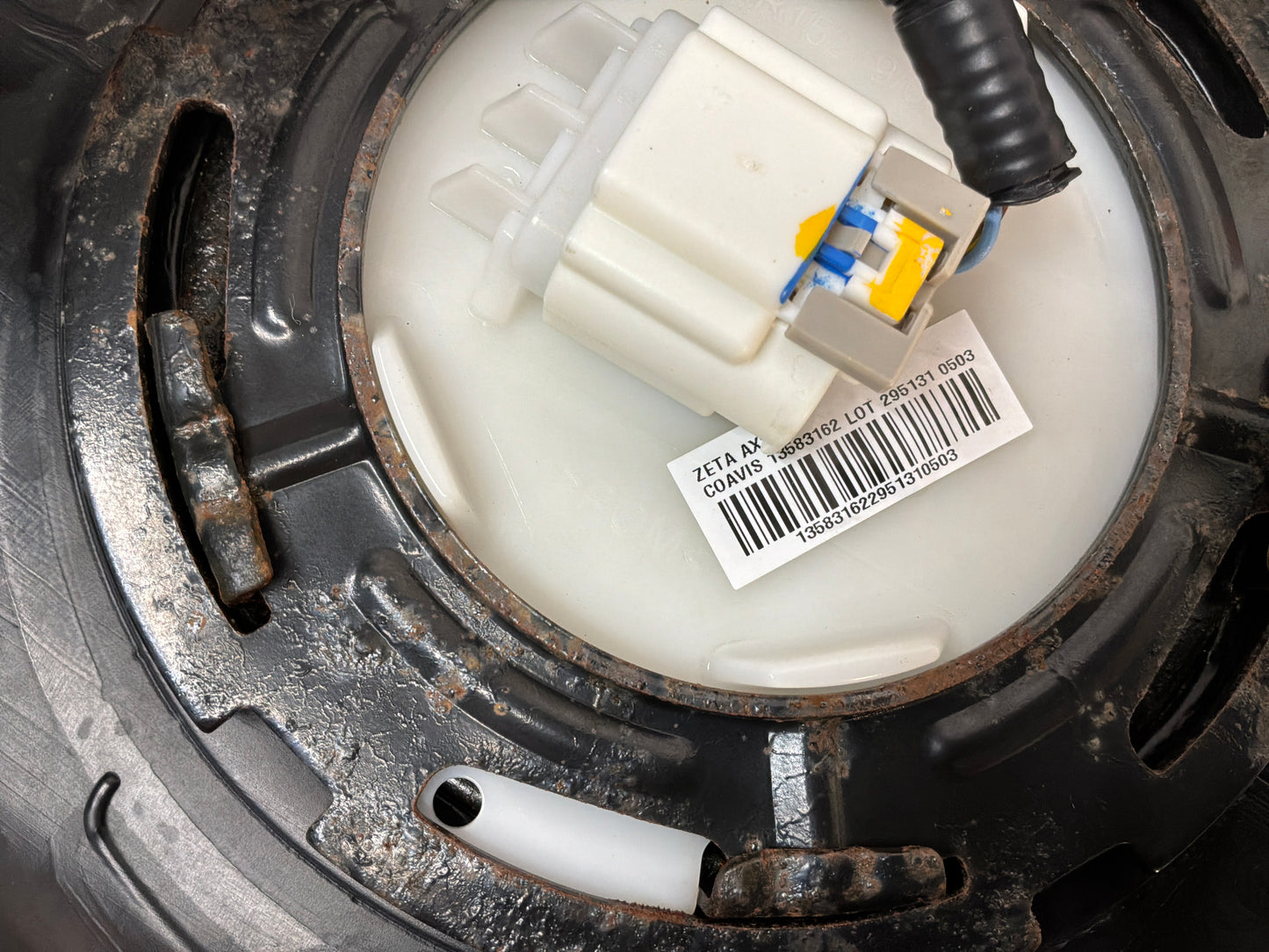 Fuel tank w pumps - Day's Parts Yard