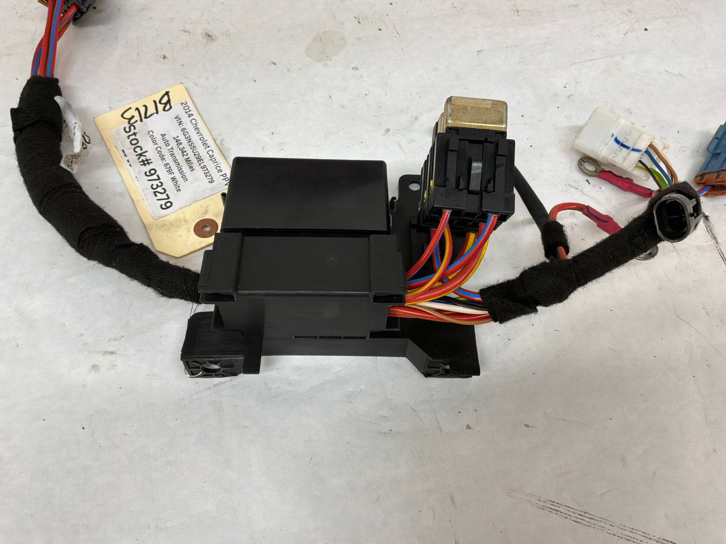 2014 Chevy Caprice PPV Rear Interior Trunk Compartment Fuse Block Box Harness OEM