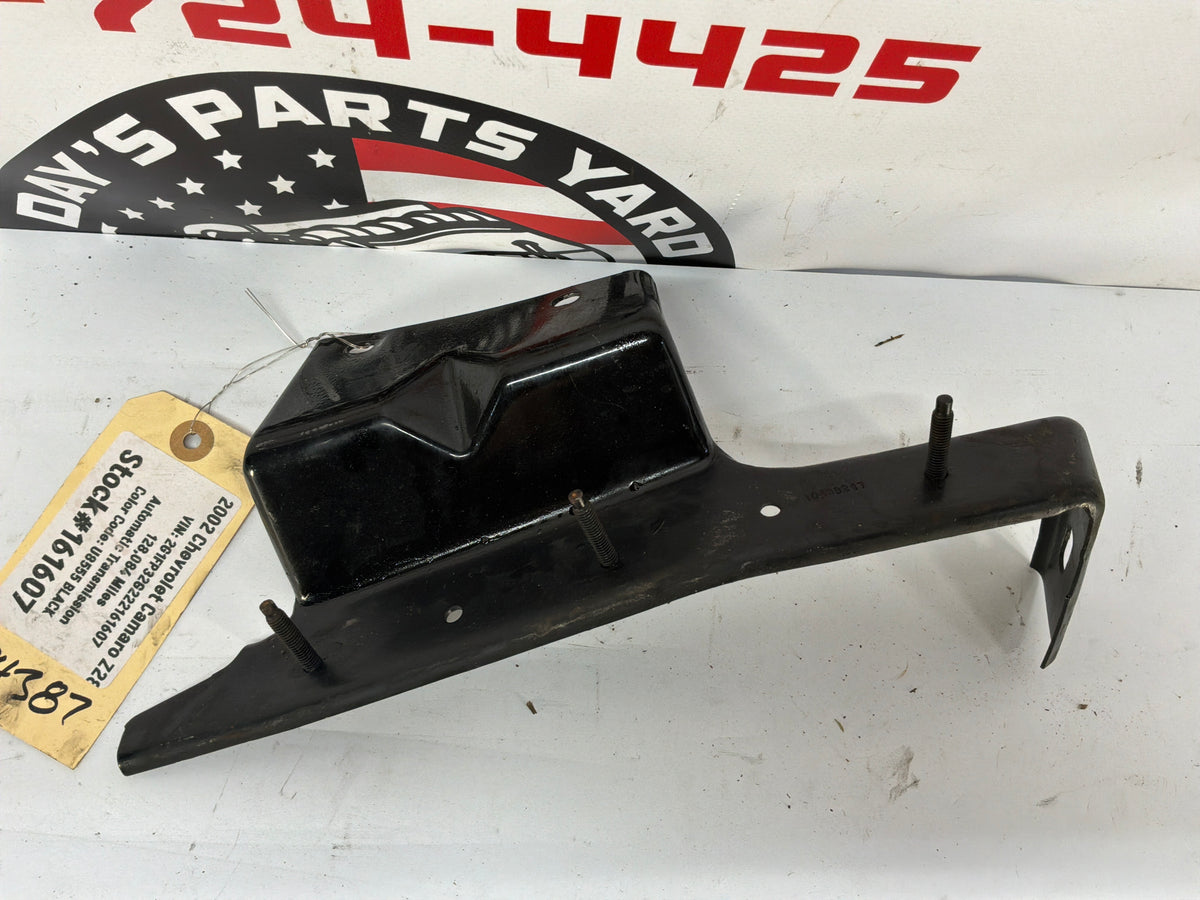 2002 Chevy Camaro Z28 LH Driver Upper Fender Mounting Bracket Brace OEM