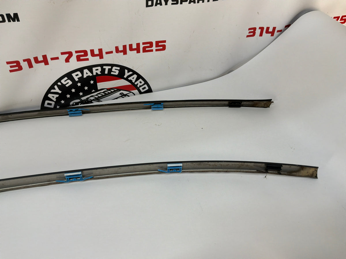 2006 Pontiac GTO RH & LH Roof Panel Joint Finish Trim Molding OEM