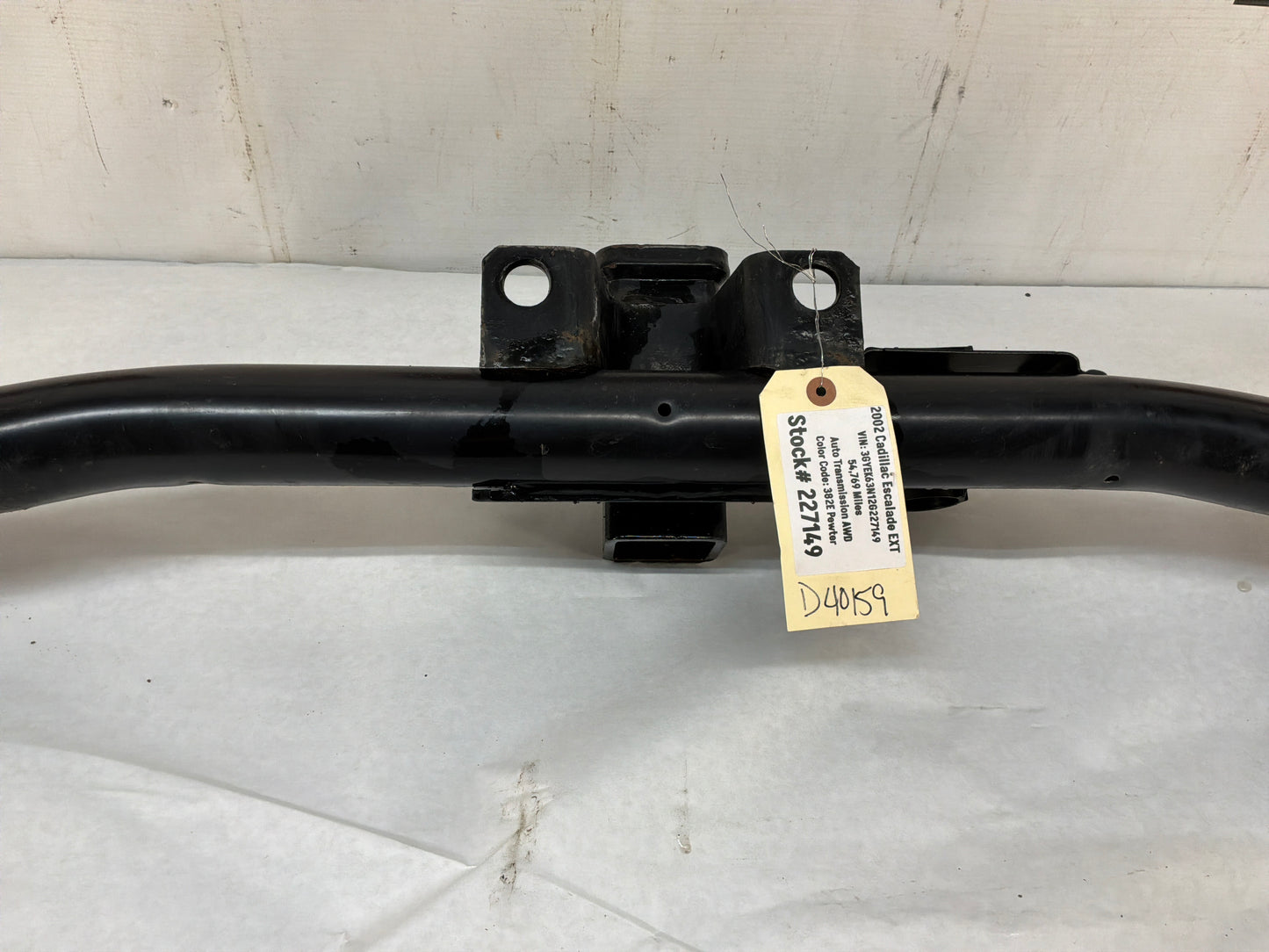 2002 Cadillac Escalade EXT Rear Tow Trailer Hitch Receiver OEM