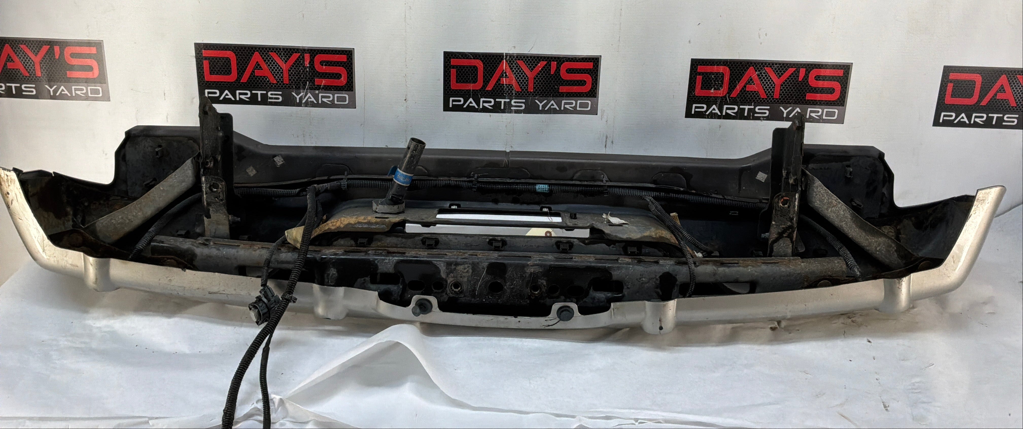 2002 Cadillac Escalade EXT Rear Bumper OEM | Day's Parts Yard