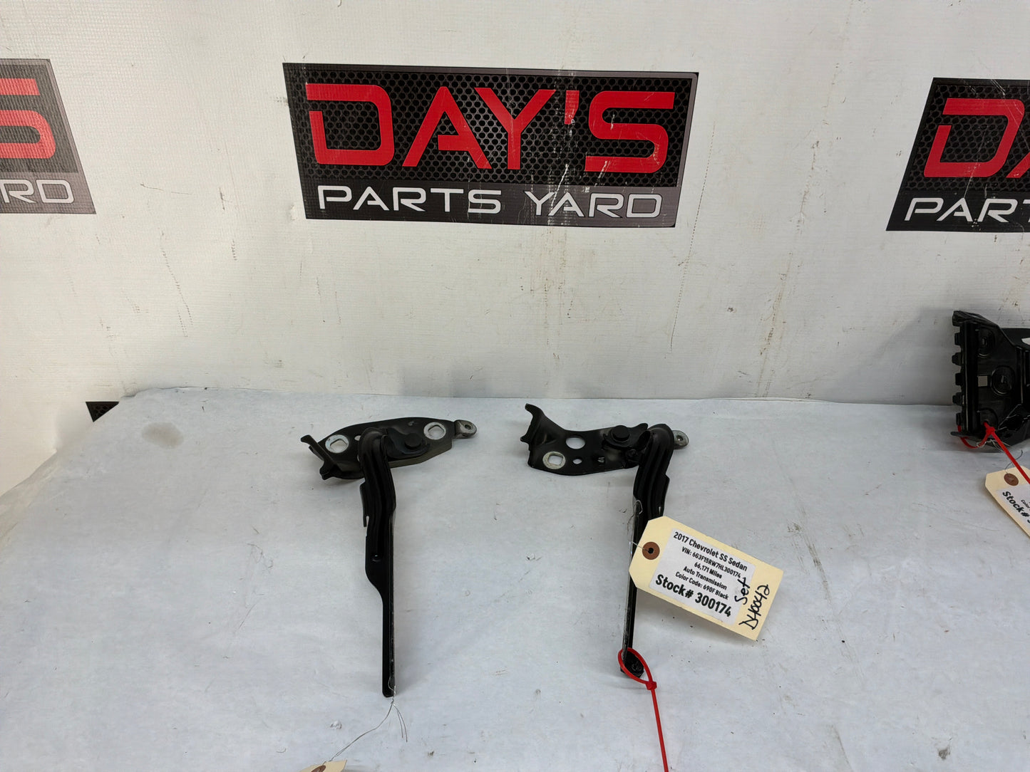 2017 Chevy SS Sedan RH & LH Hood Hinges Set OEM