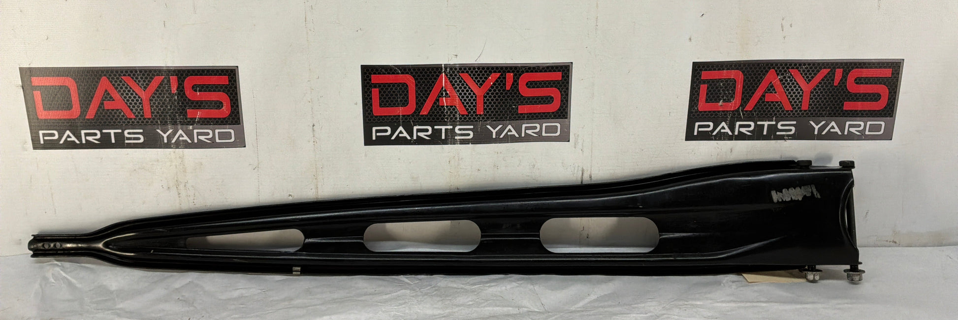 Arm brace - Day's Parts Yard