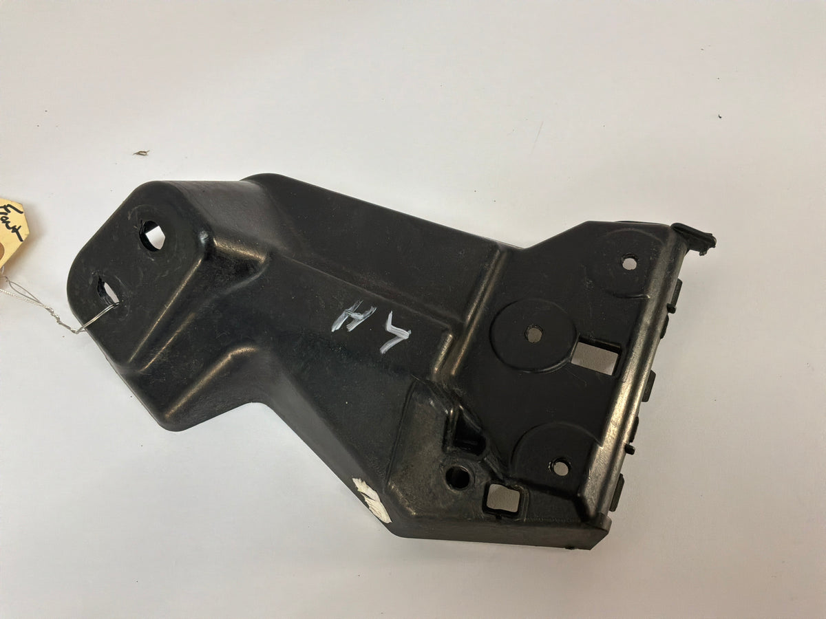 2014 Chevrolet SS Sedan LH Driver Fender Fascia Bumper Bracket Guide OEM