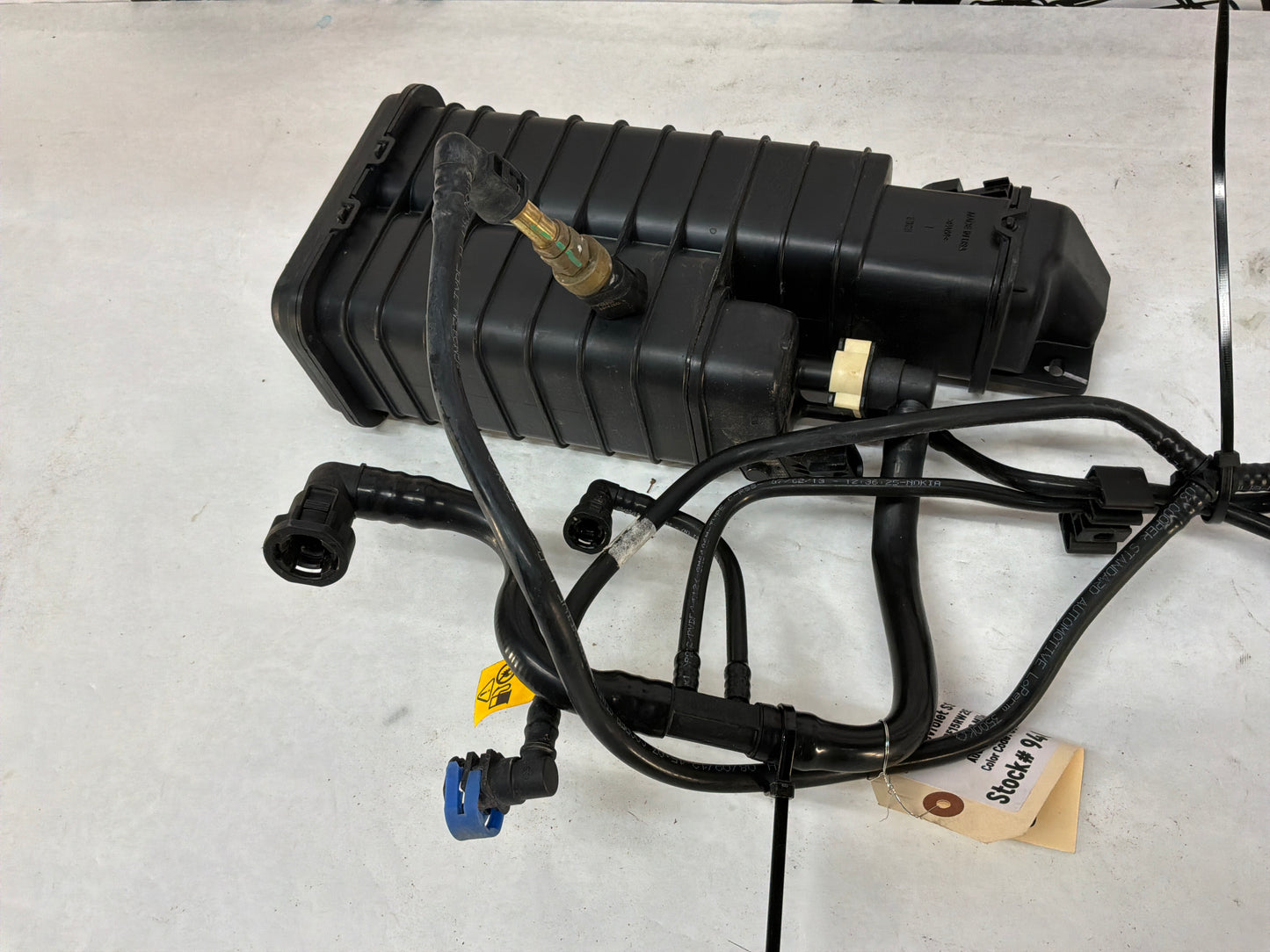 2014 Chevy SS Sedan Evaporation Fuel Vapor Canister W/ EVAP Lines Hoses Tubes OEM