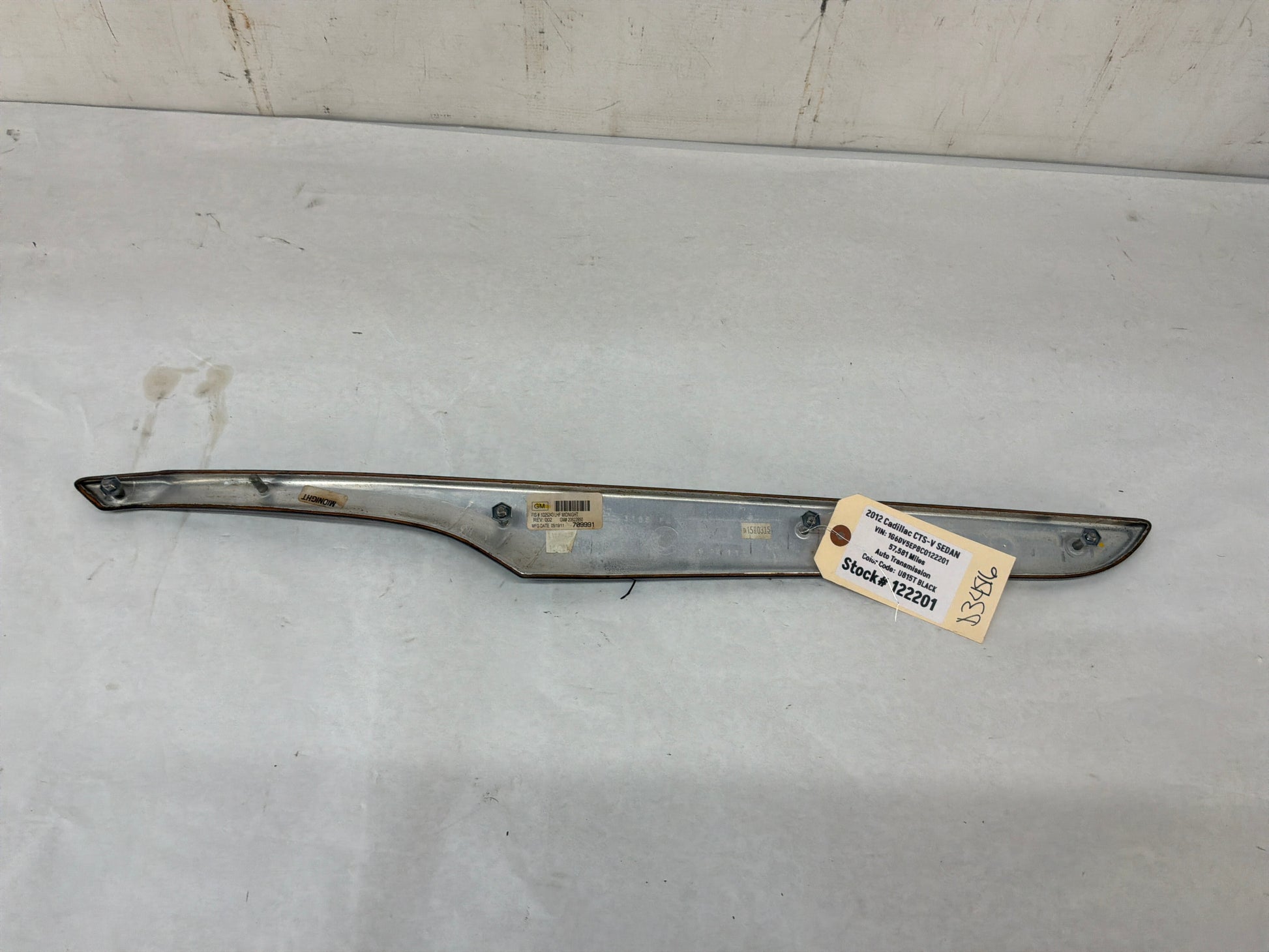 Lh door trim - Day's Parts Yard
