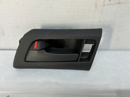 Rh rear door handle - Day's Parts Yard