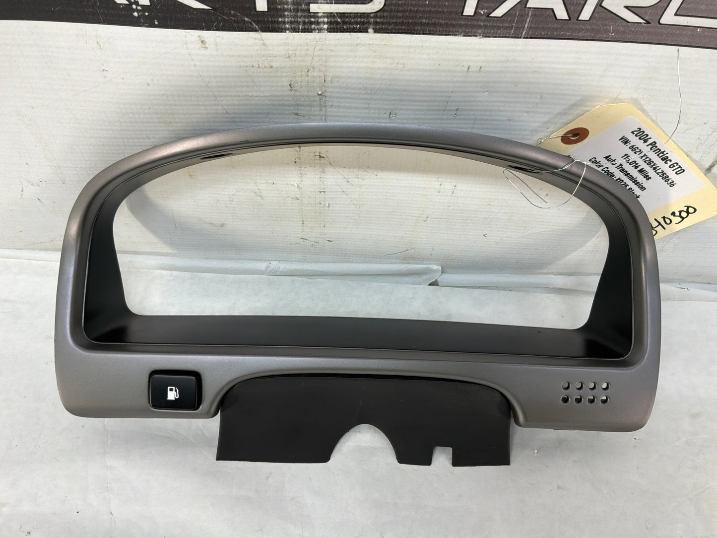 2004 Pontiac GTO Speedometer Gauge Cluster Bezel Trim Panel OEM