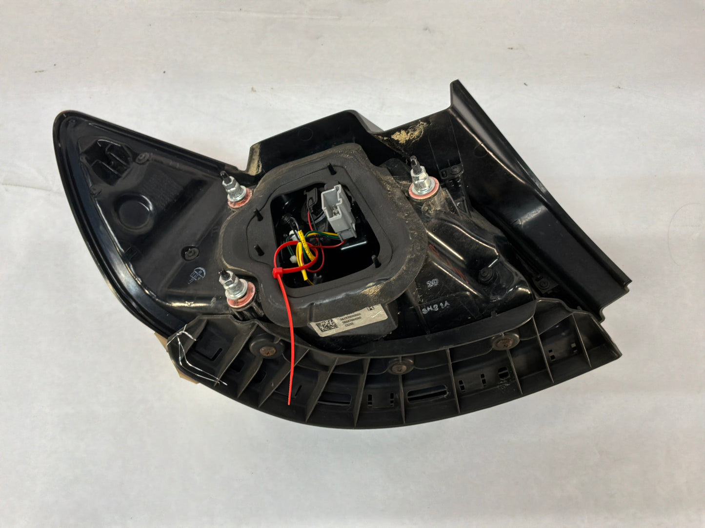 2014 Chevy SS Sedan RH Passenger Outer Tail Light Taillight Stop Lamp OEM