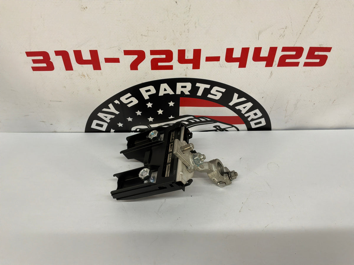 2017 Chevy SS Sedan Positive Battery Terminal Electric Fuse Block OEM