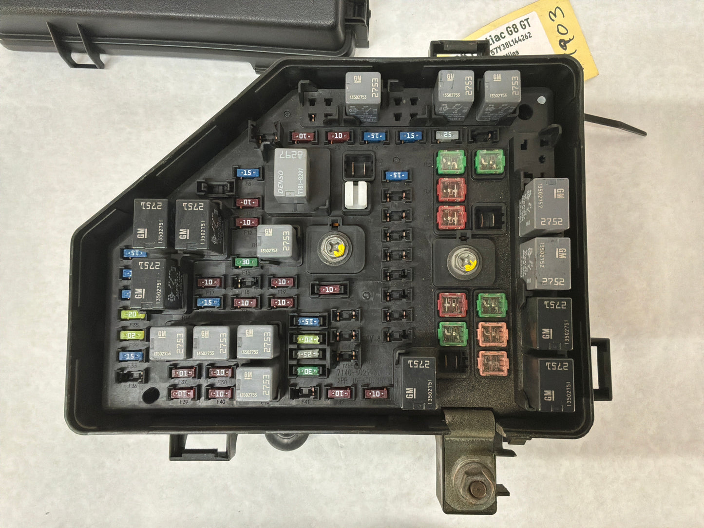 2008 Pontiac G8 GT Engine Motor Bay Fuse Relay Wiring Harness Junction Block Box OEM