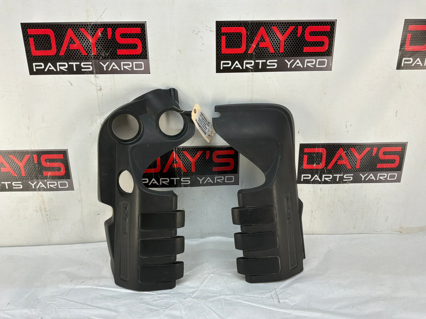 2009 Pontiac G8 RH & LH Engine Motor Appearance Covers OEM - Day's Parts Yard