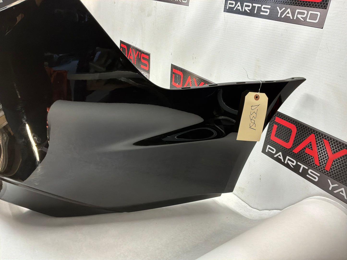 Rear bumper - Day's Parts Yard