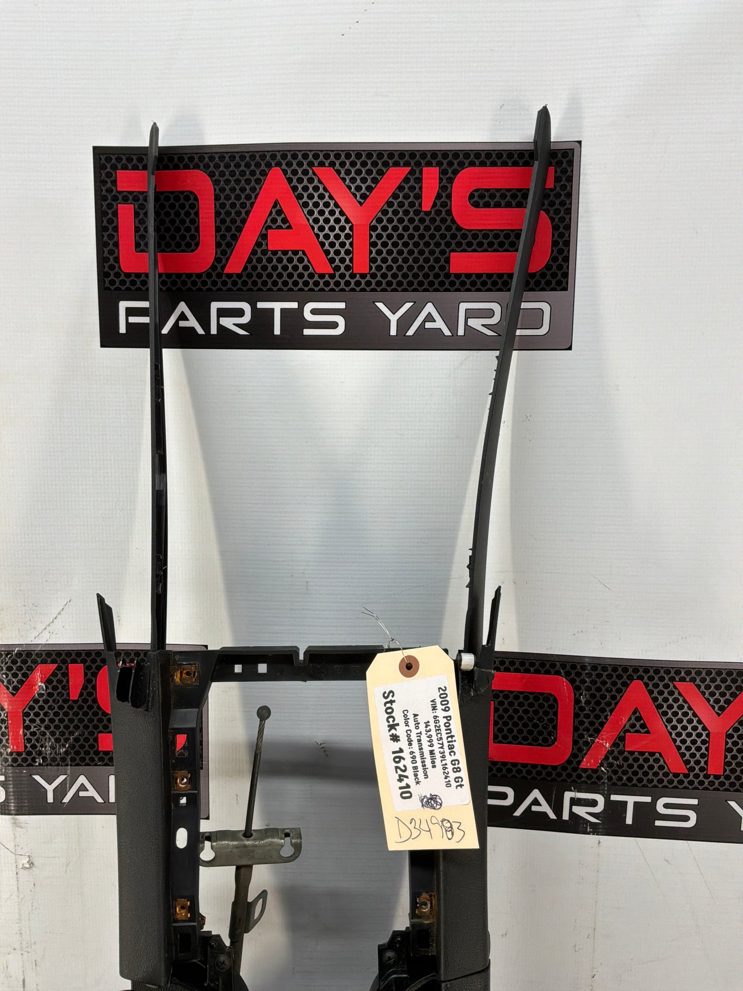 Center console - Day's Parts Yard