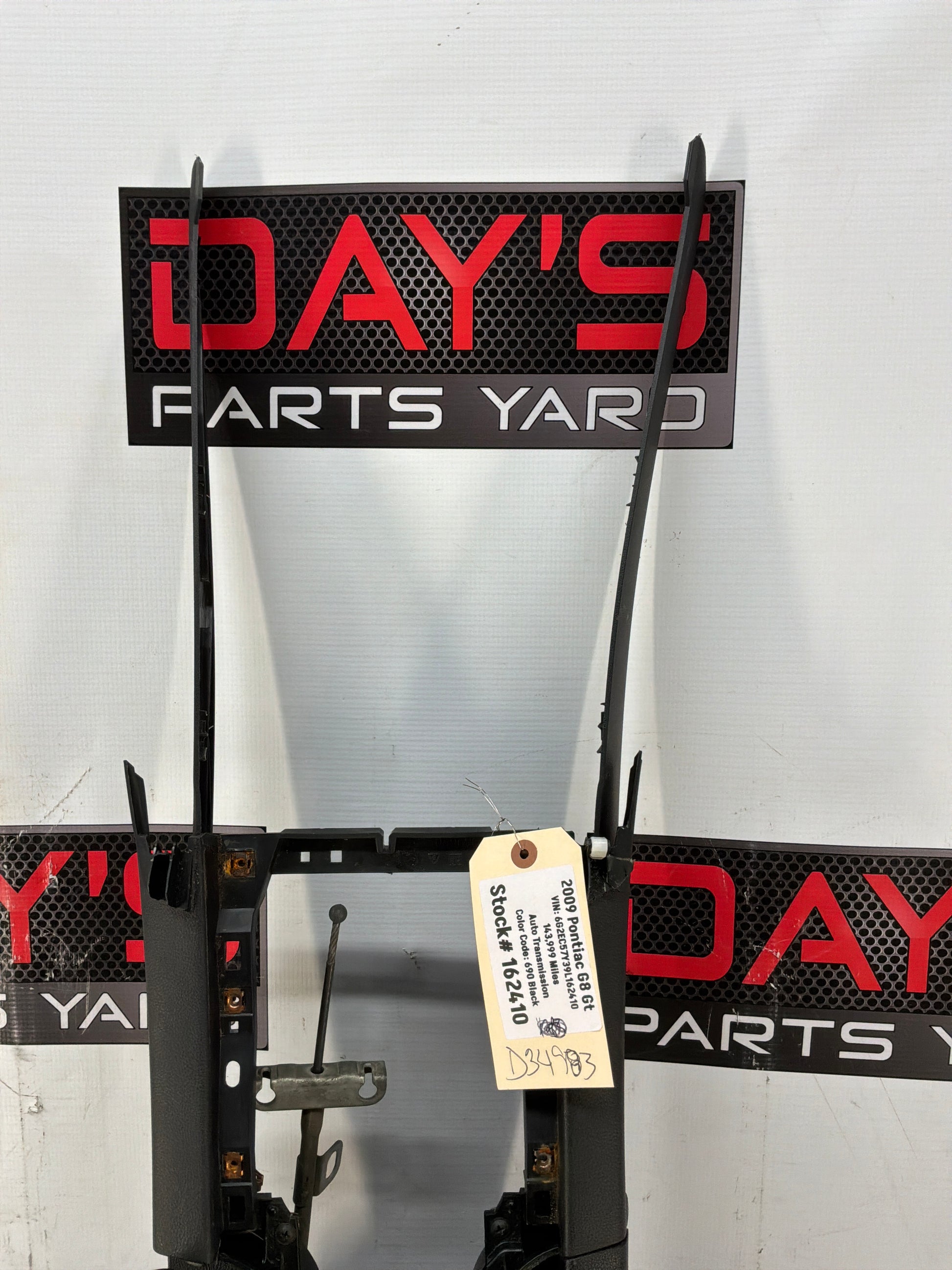 Center console - Day's Parts Yard
