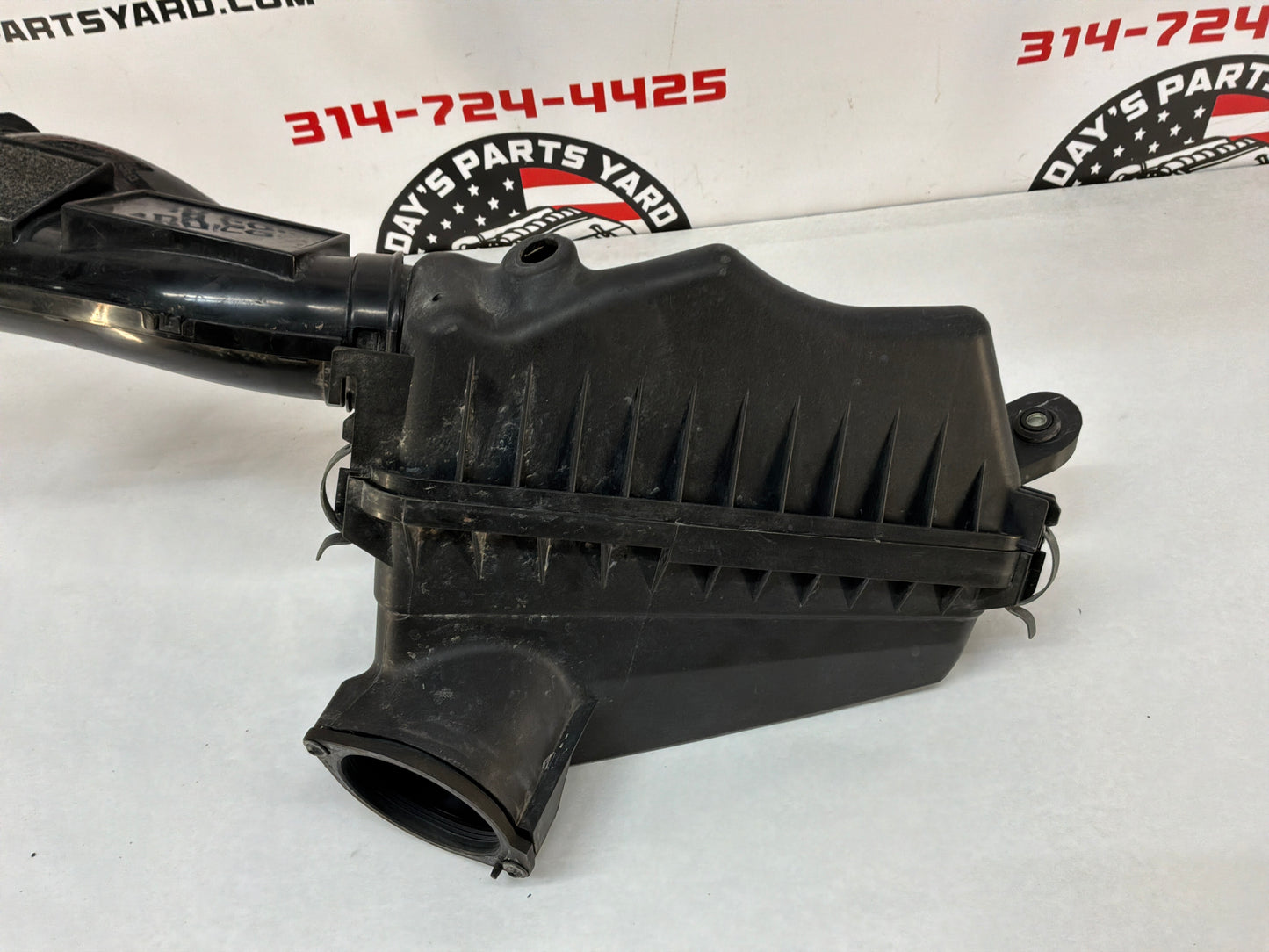 2008 Pontiac G8 Base Factory OEM Air Intake Box Cleaner Assembly