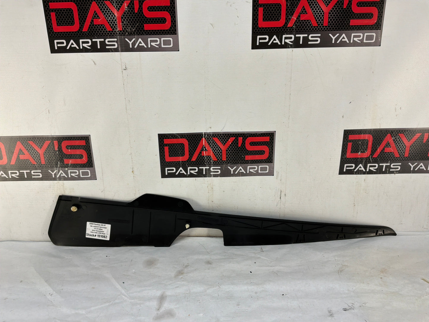 2008 Pontiac G8 GT RH Passenger Center Console Side Trim Panels OEM