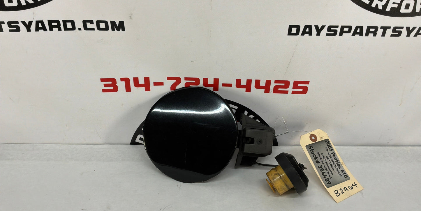 2005 Pontiac GTO Fuel door