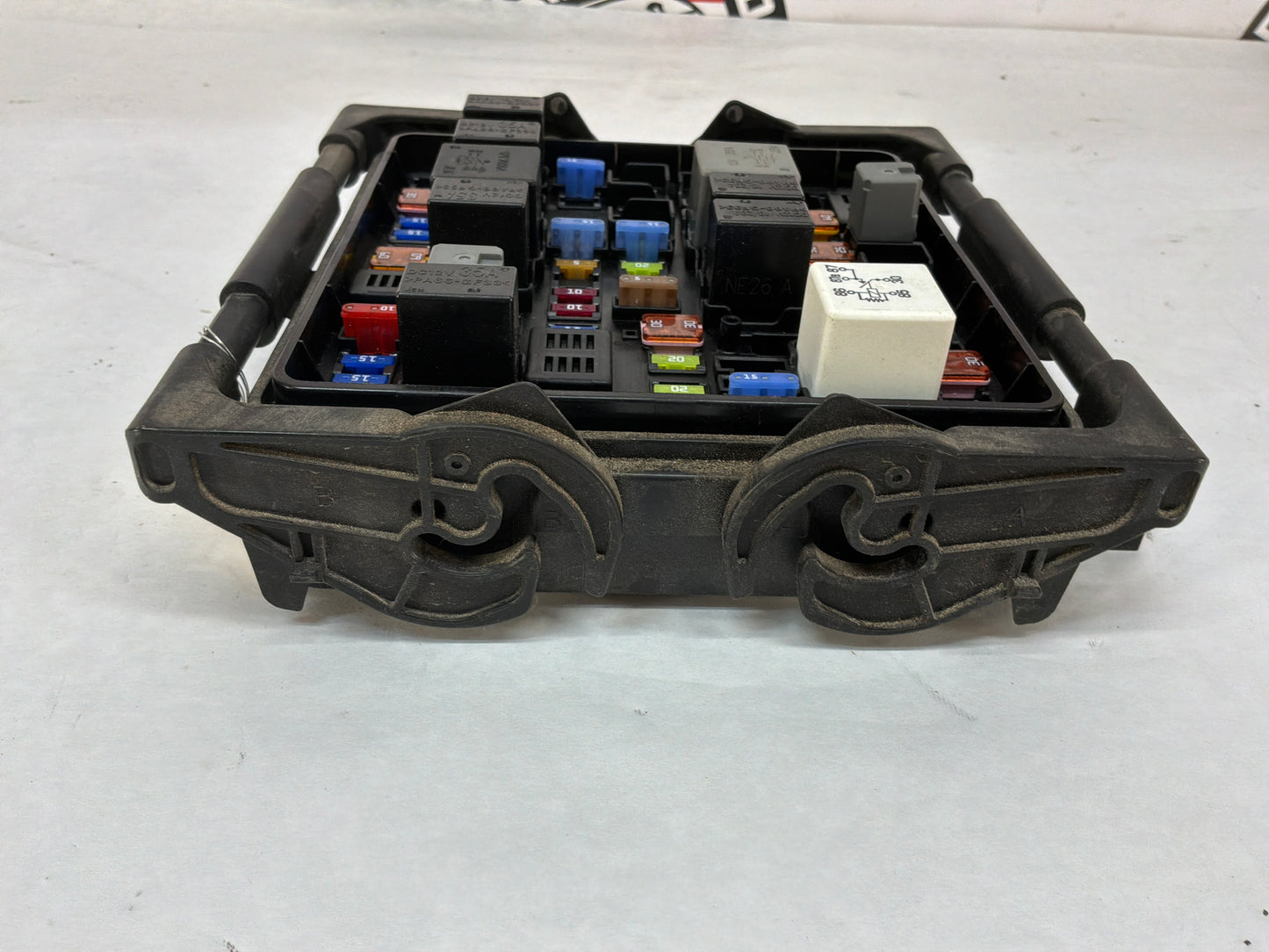 2014 Chevy SS Sedan Engine Bay Fuse Relay Wiring Wire Harness Junction Box Block OEM