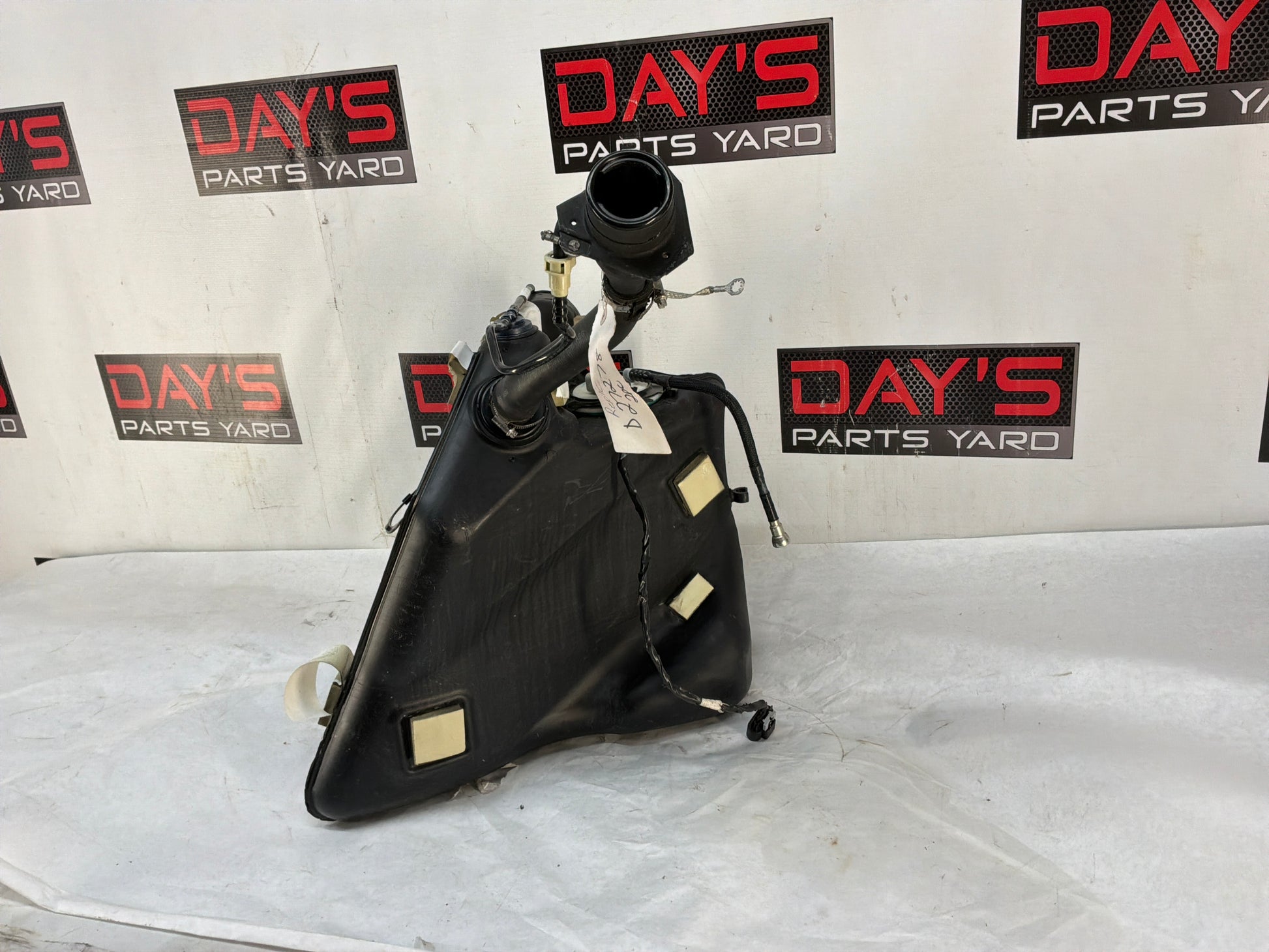 2005 Chevy C6 Corvette LH Driver Side  Fuel Gas Tank w/ Pumps OEM - Day's Parts Yard