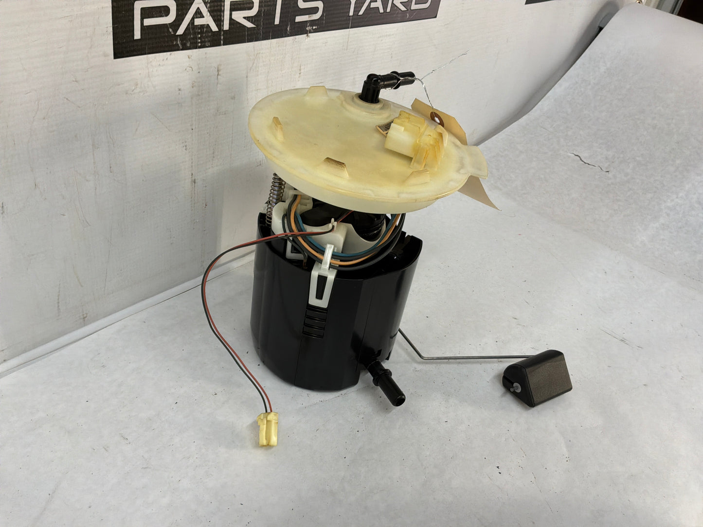 Fuel pump - Day's Parts Yard