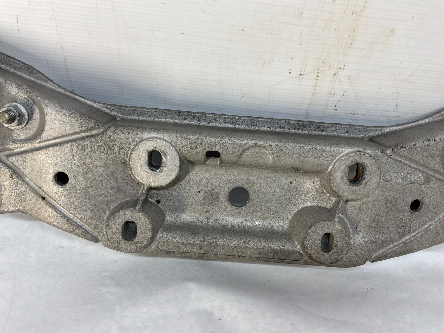 Transmission crossmember Bruce - Day's Parts Yard