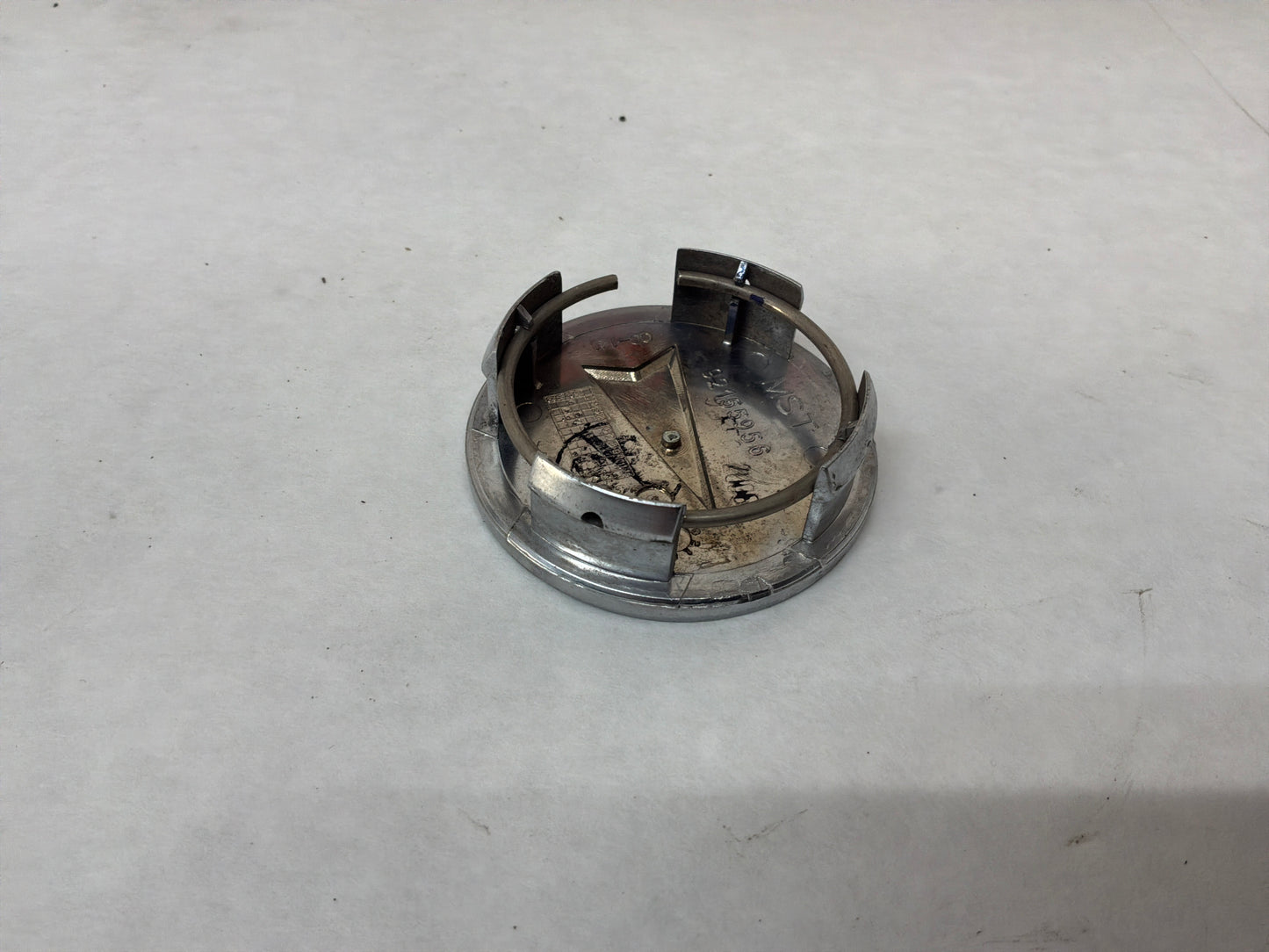 2006 Pontiac GTO Wheel Center Cap OEM - Day's Parts Yard