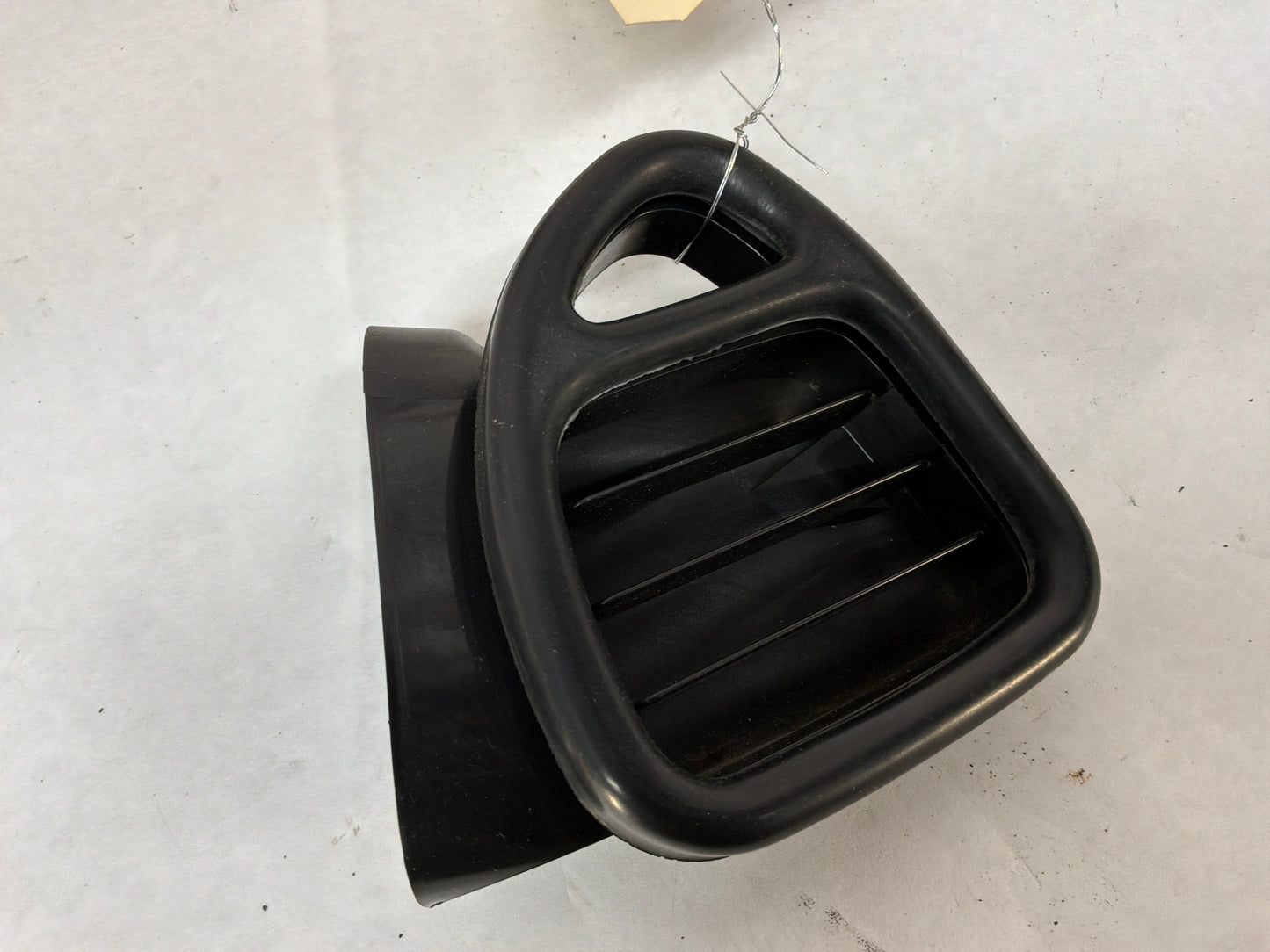 2005 Pontiac GTO Door LH Driver Defroster Vent Grille OEM