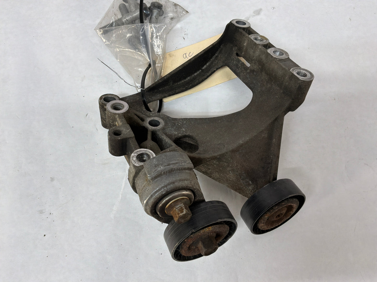 2004 Pontiac GTO AC A/C Air Conditioner Compressor Bracket Mount OEM