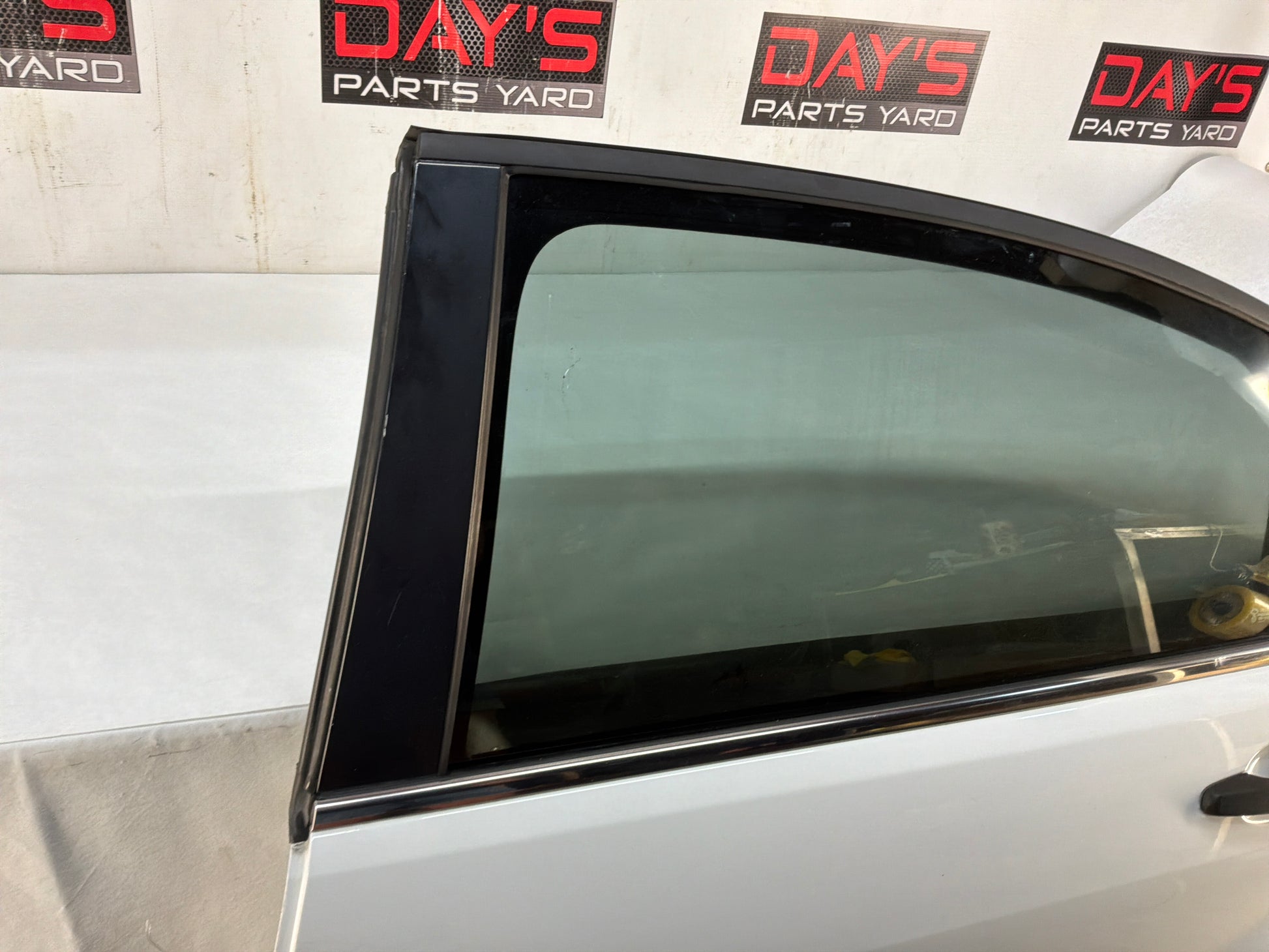 Rear lh door - Day's Parts Yard