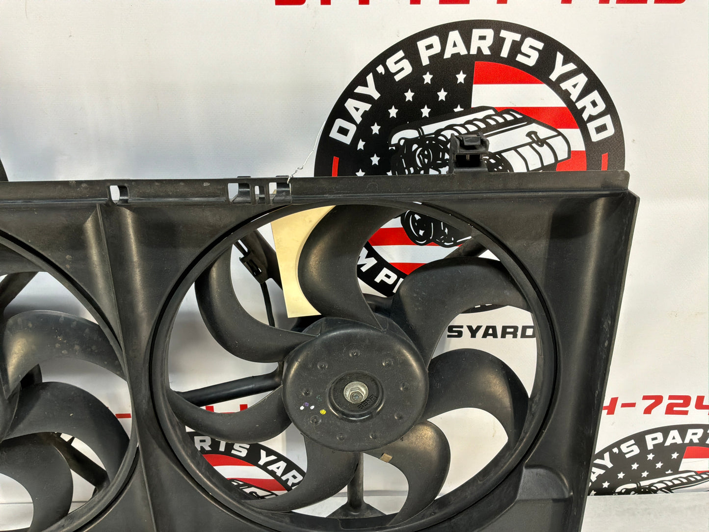 2008 Pontiac G8 Base Radiator Electric Coolant Cooling Fans Assembly OEM