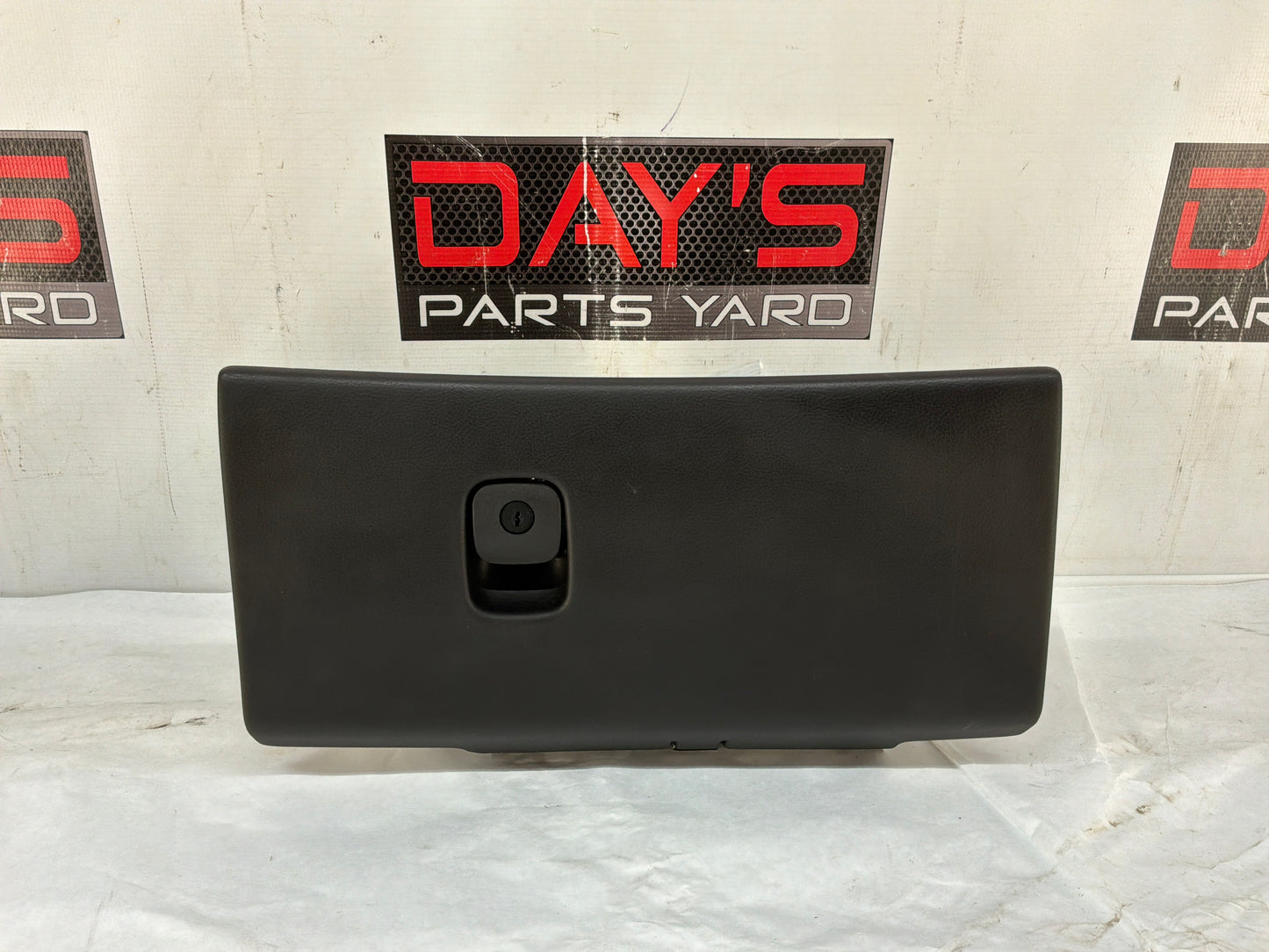2005 Chevy C6 Corvette Dashboard Glove Box Assembly OEM - Day's Parts Yard