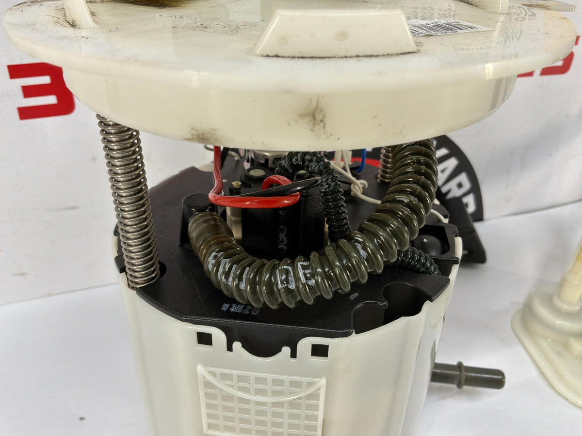 2014 Chevy SS Sedan Fuel Pump and Level Sending Unit Assembly OEM