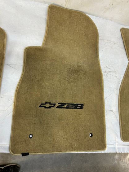 Complete set floor mats - Day's Parts Yard
