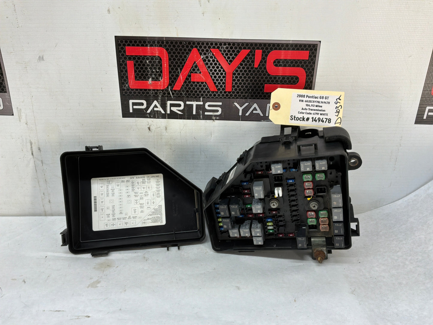 2008 Pontiac G8 Base Fuse Box w/ Lid Cover OEM