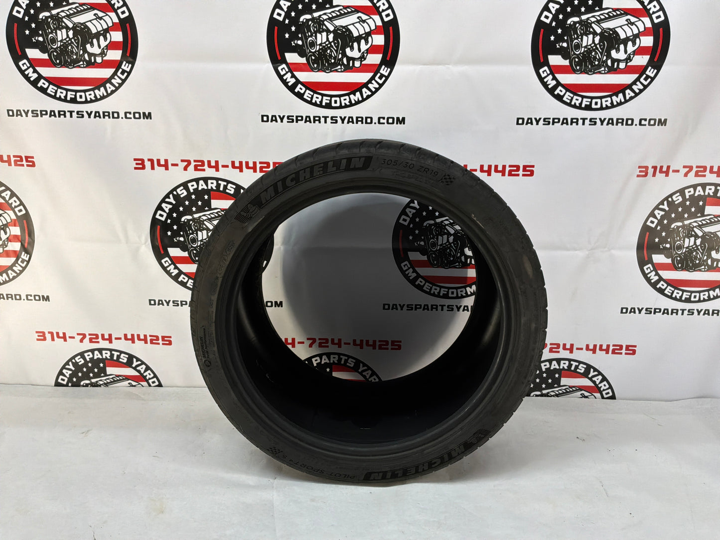 Michelin Pilot Sport 4 Season Tire 305/30/ZR19