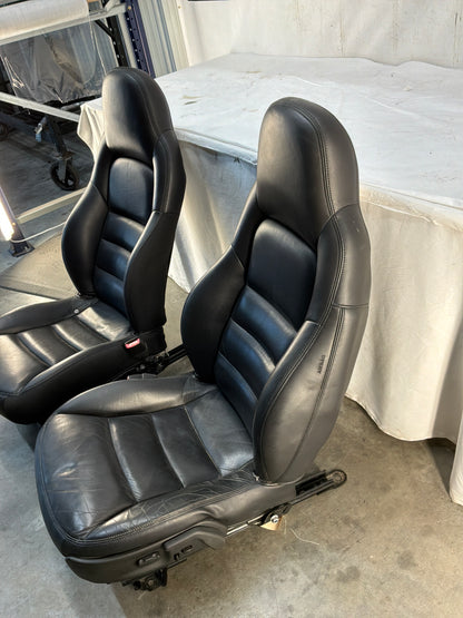 Front seats - Day's Parts Yard