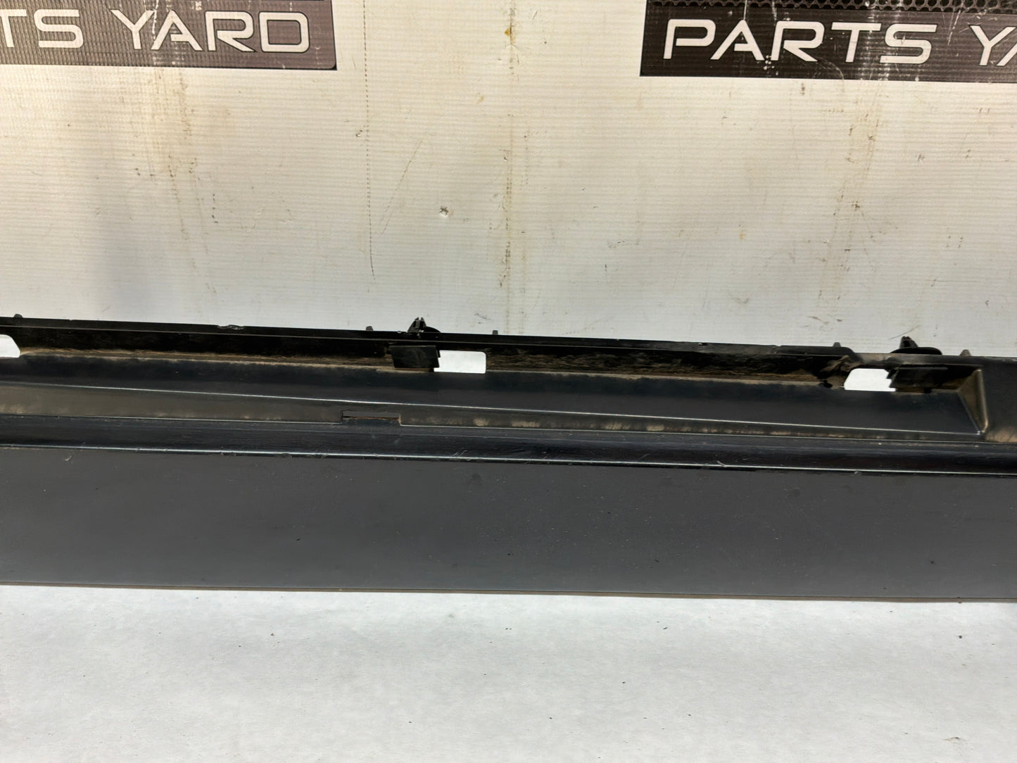 2008 Pontiac G8 GT RH Passenger Rocker Molding Side Skirt Panel Trim Black OEM