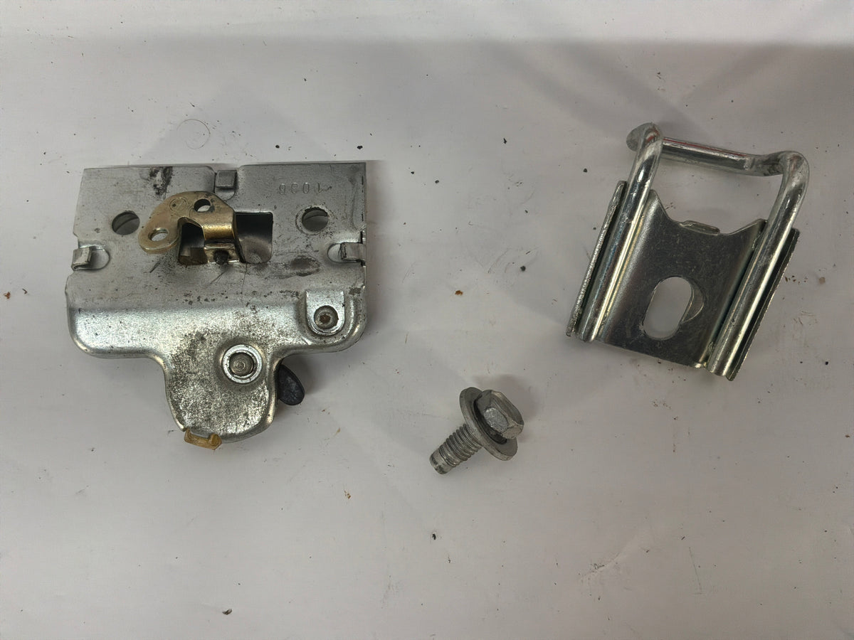 2006 Pontiac GTO Trunk Deck Lid Latch & Striker OEM