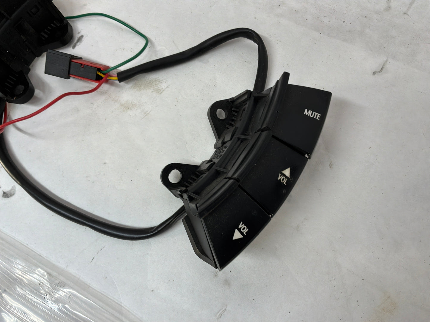 2004 Pontiac GTO Steering Wheel Radio Control Buttons Switches OEM