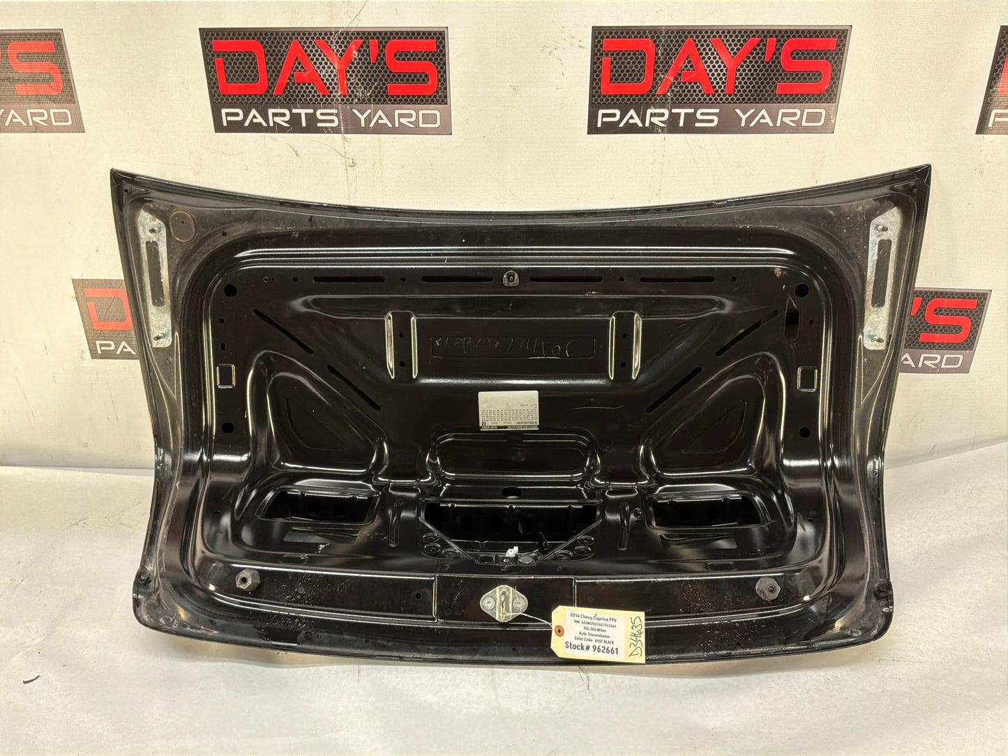 Trunk deck lid - Day's Parts Yard