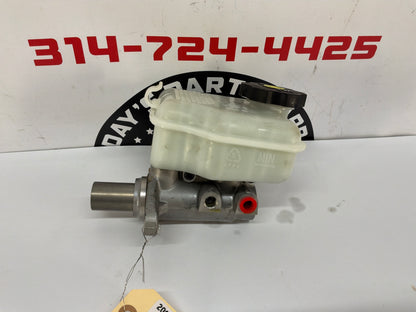 2015 Chevy Camaro SS 1LE Master Cylinder Reservoir OEM