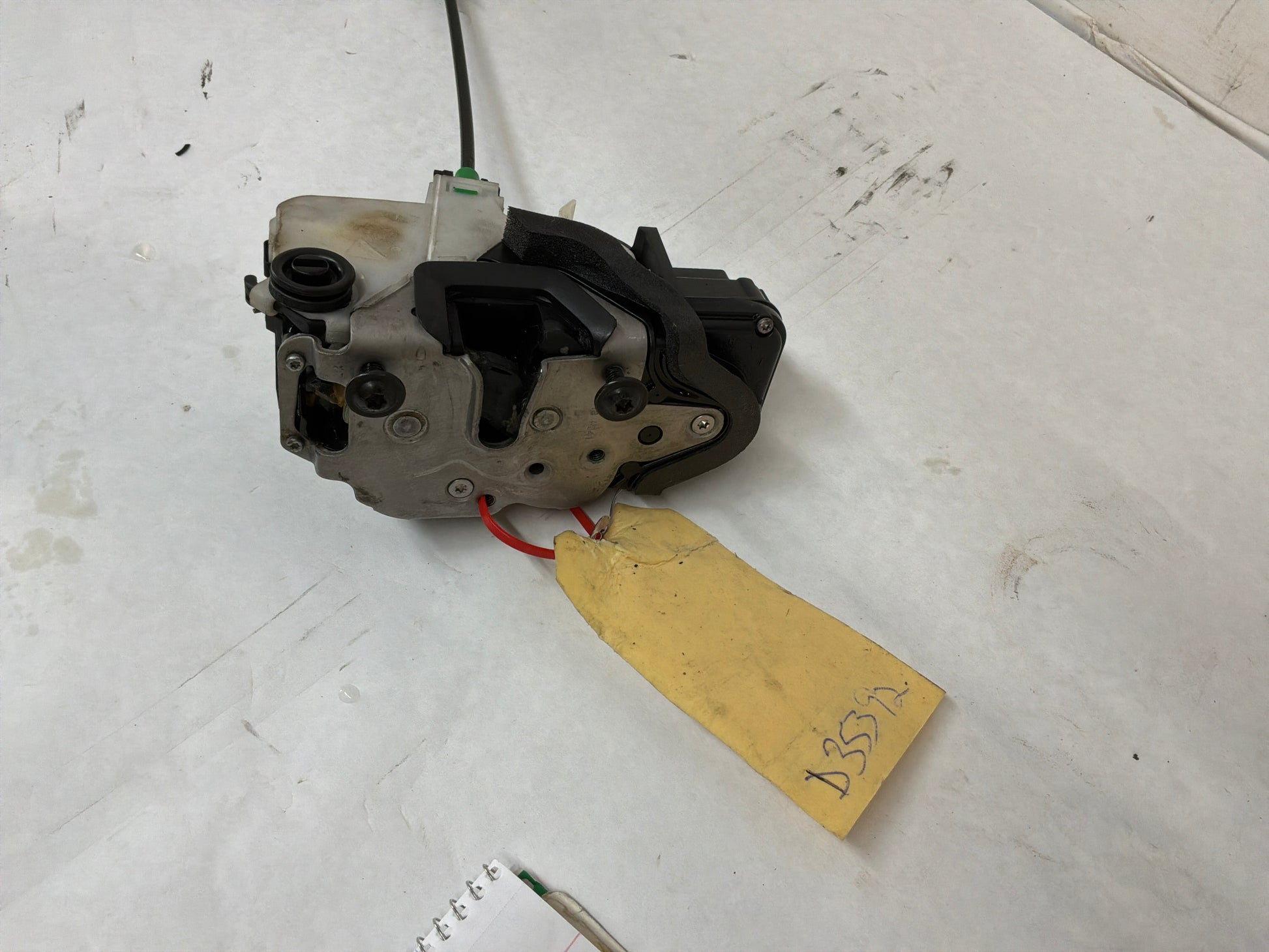 Rh rear door actuator - Day's Parts Yard